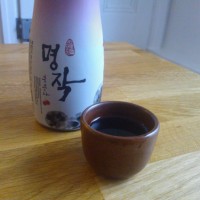 Korean Drinks: Black raspberry wine, bokbunjaju